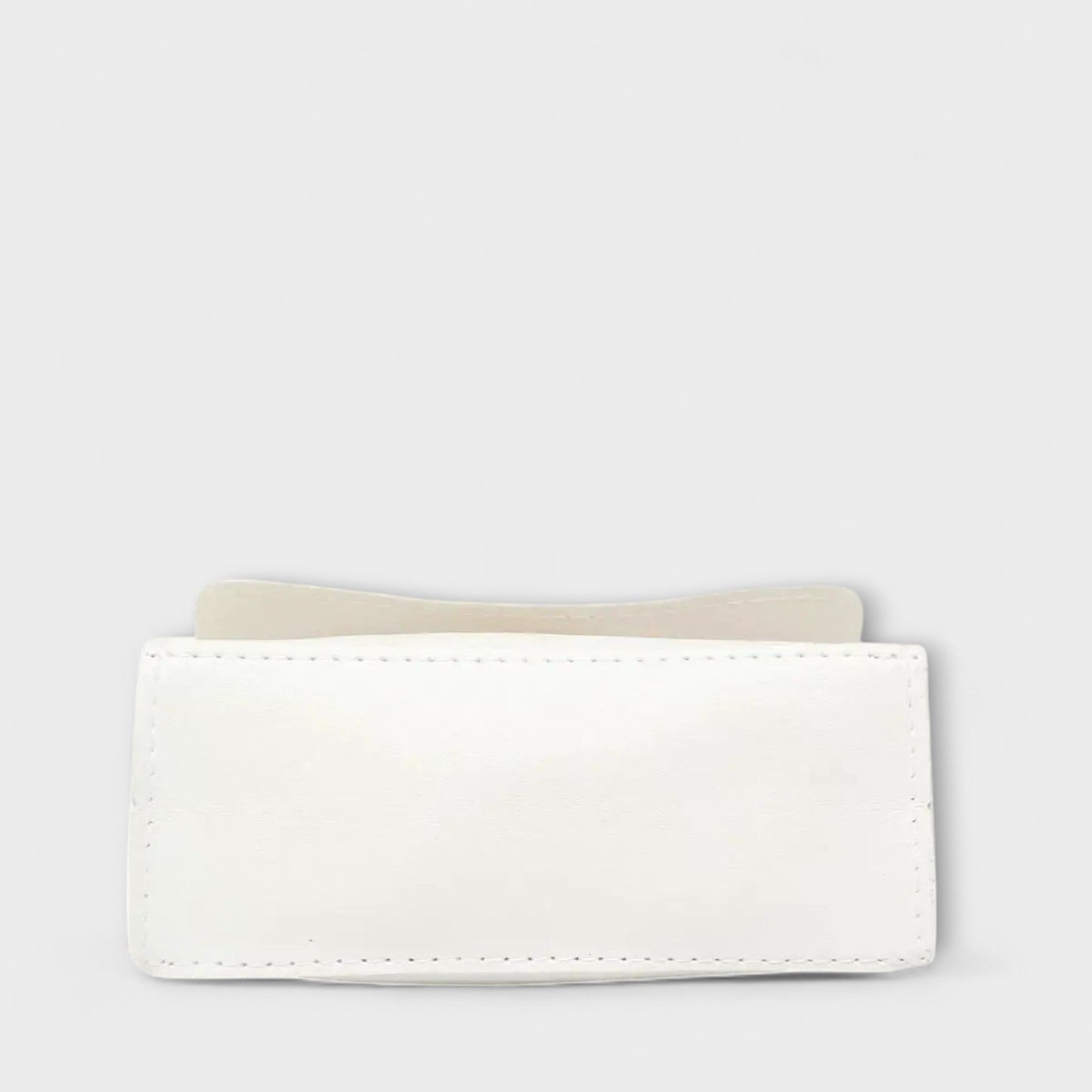 Borsa Aurellia - Pelle Marrone, Chiusura Oro, Manico con Sciarpa, Elegante e Versatile